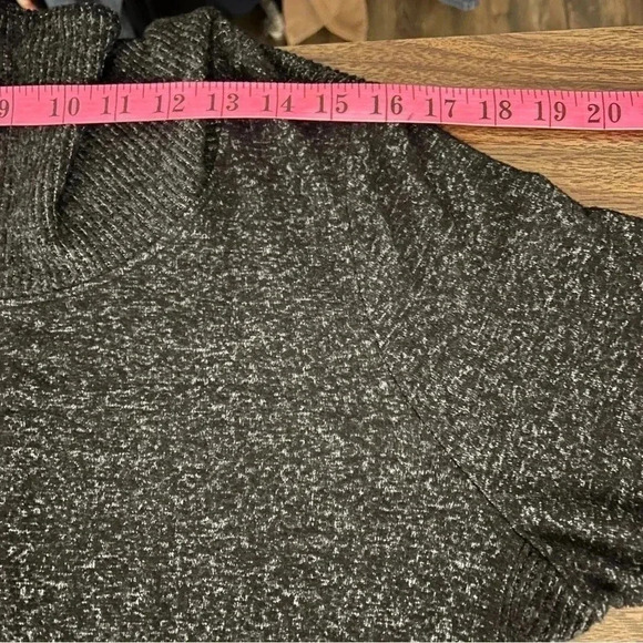 Cozy Gray Women's Sweater - Picture 5 of 8